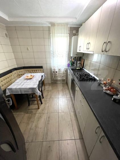 Apartament cu 3 camere decomandat, mobilat în Central