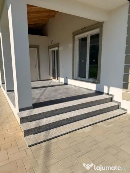 Casă cu 5 camere cu Teren 480 Mp în Horodnic