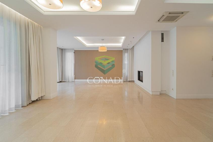 Duplex cu 7 camere cu Piscina în Pipera