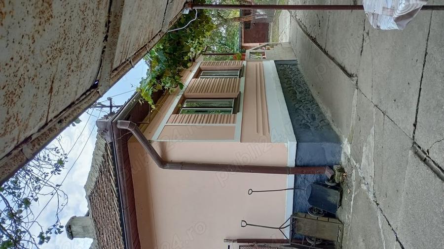 Casă cu 4 camere în Vulcan