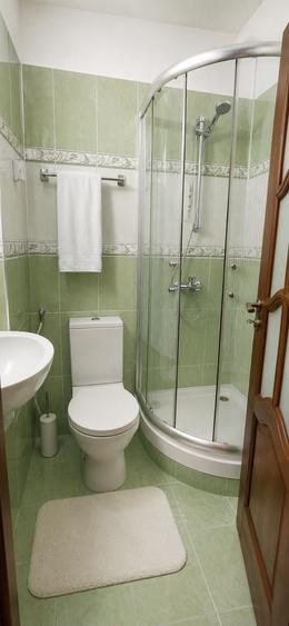 Apartament cu 4 camere decomandat în Banca Națională