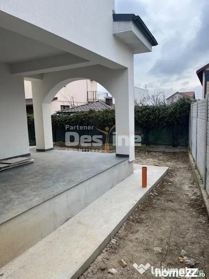 Casă cu 4 camere cu Teren 250 Mp în Central