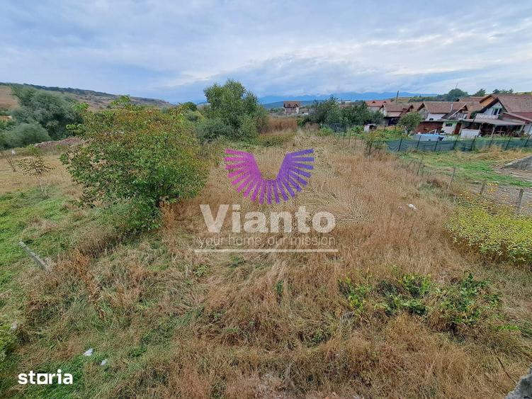 Casă cu 5 camere cu Teren 825 Mp în Roșia