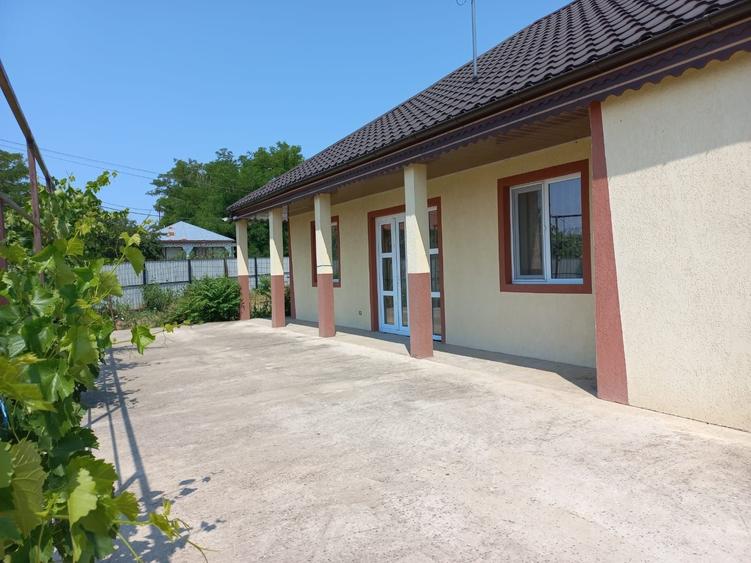 Casă cu 3 camere în Cudalbi