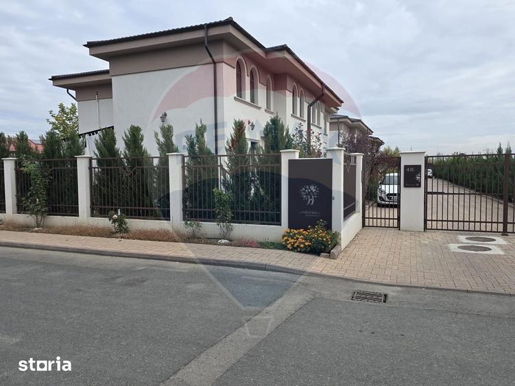 Casă cu 5 camere cu Teren 300 Mp în Ferme