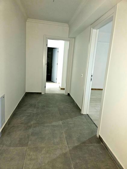 Apartament cu 3 camere decomandat în Energia