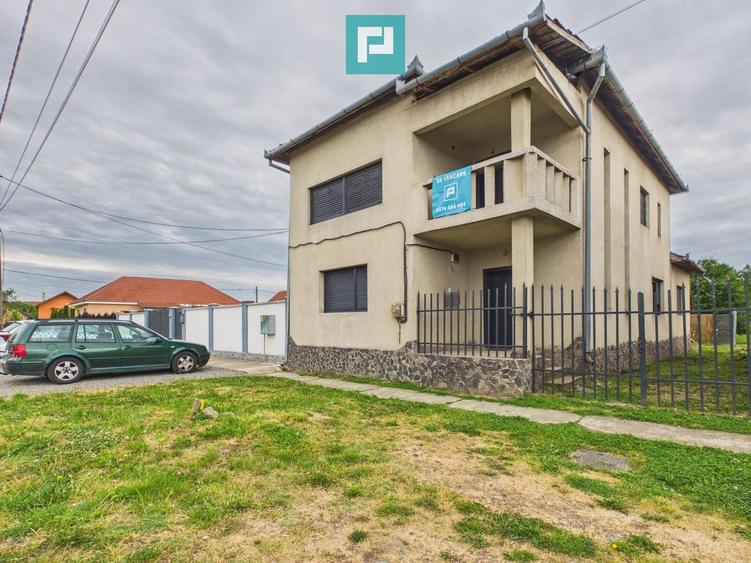 Casă individuală cu 4 camere cu Canalizare în Central