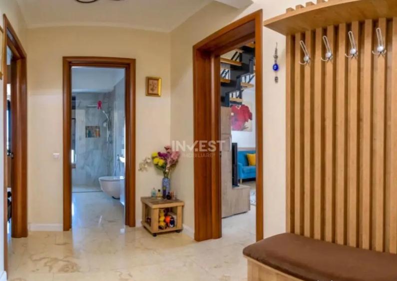 Apartament cu 5 camere decomandat, mobilat în Păcurari