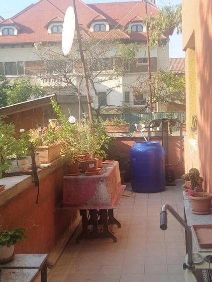 Casă individuală cu 7 camere cu Canalizare în Parcul Carol