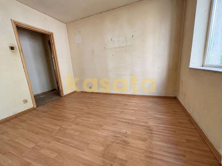 Apartament cu 3 camere decomandat în Vitan