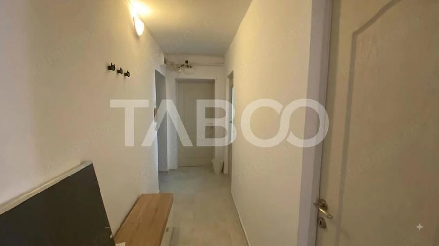 Apartament cu 3 camere semidecomandat în Terezian