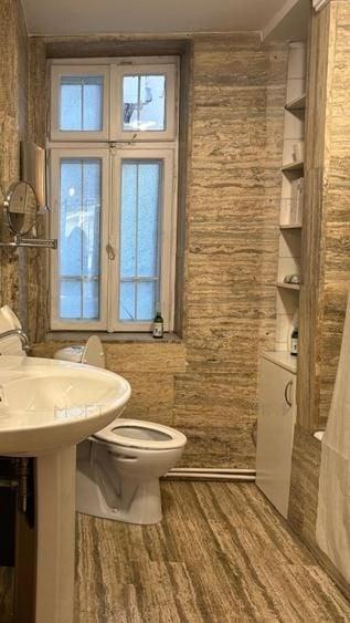 Casă individuală cu 5 camere circular cu Canalizare în Kiseleff