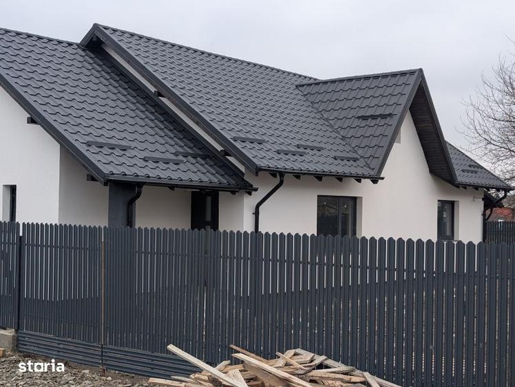 Casă cu 4 camere în Lilieci