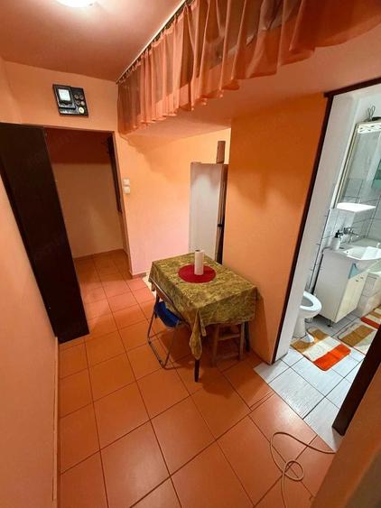 Apartament cu 3 camere semidecomandat în Olimpia-Stadion