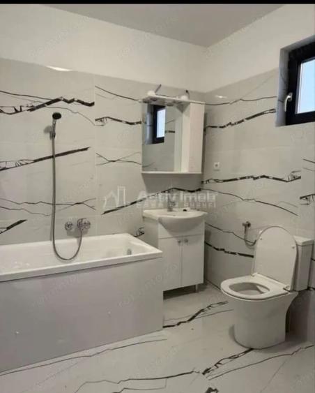 Casă cu Teren 400 Mp în Central