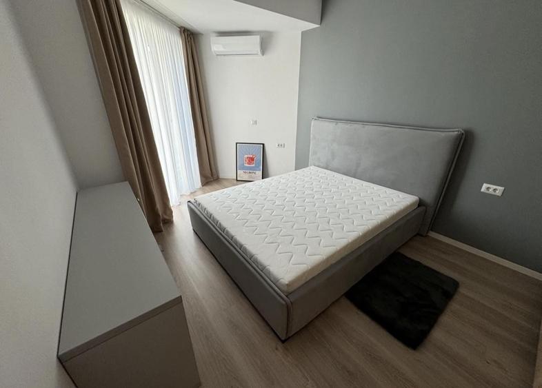 Apartament cu 2 camere semidecomandat, mobilat în 13 Septembrie