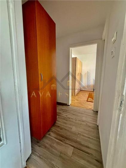 Apartament cu 2 camere semidecomandat, mobilat în Dâmbovița