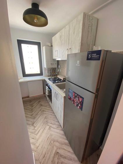 Apartament cu 2 camere semidecomandat în Micro 8
