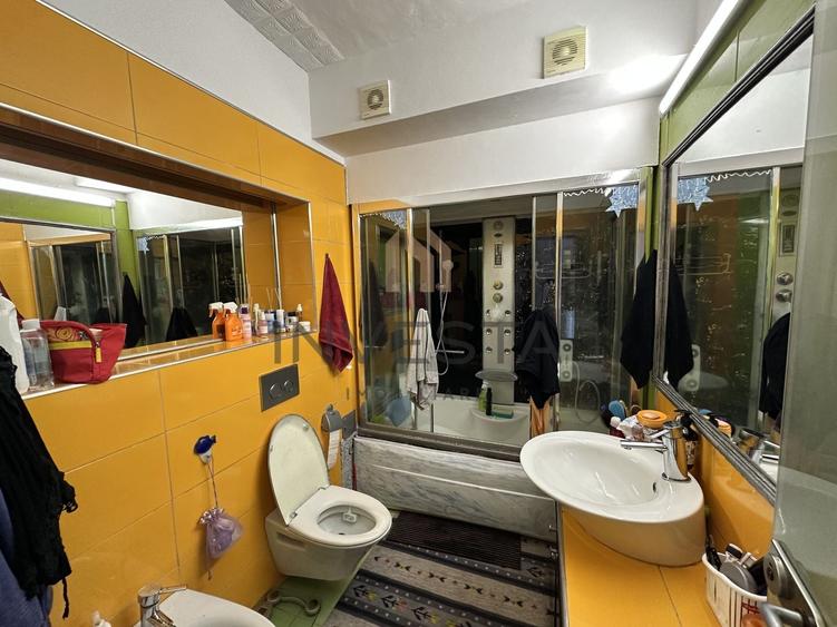 Apartament cu 3 camere decomandat, mobilat în Zorilor