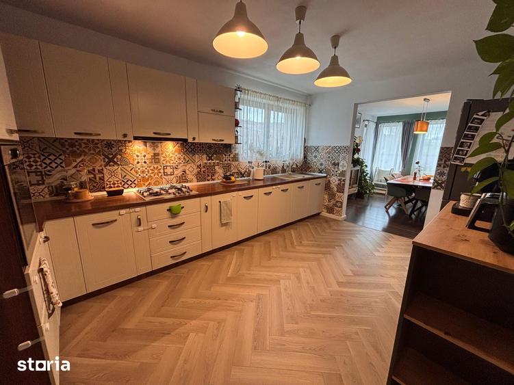 Casă cu 5 camere cu Teren 1248 Mp în Chinteni