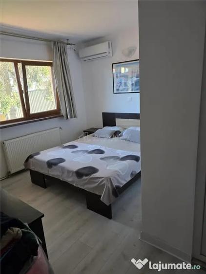 Casă cu 10 camere cu Teren 400 Mp în Nord