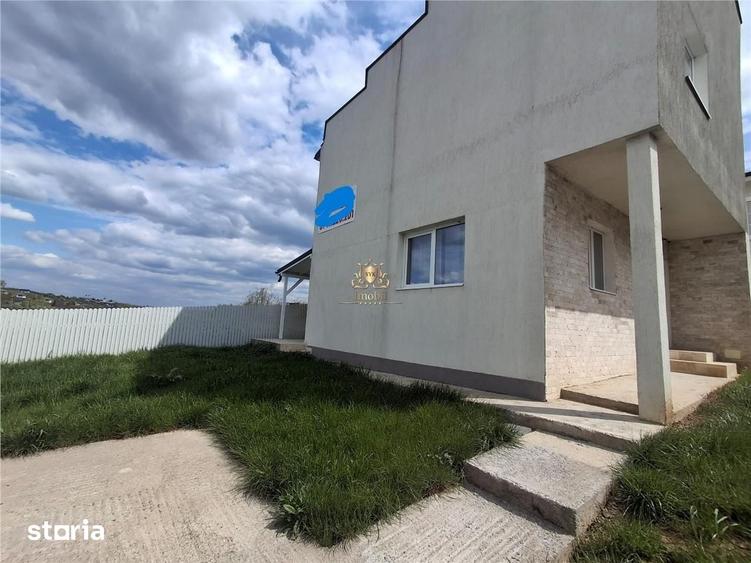 Casă cu 4 camere cu Teren 400 Mp în Recea