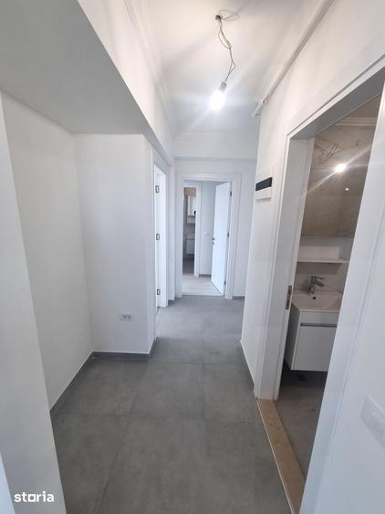Apartament cu 3 camere decomandat în Energia