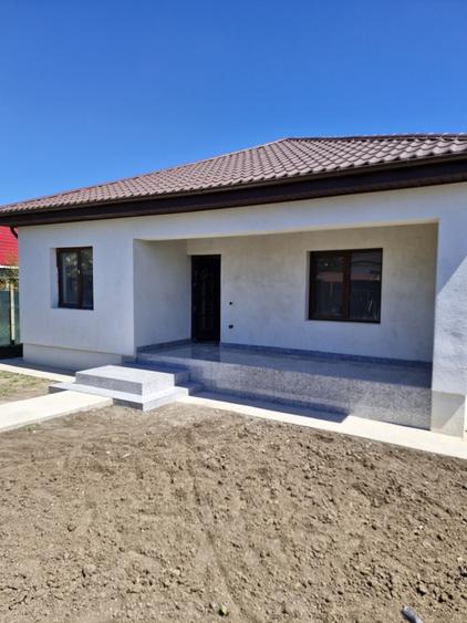 Casă cu 4 camere cu Teren 515 Mp în Cumpăna