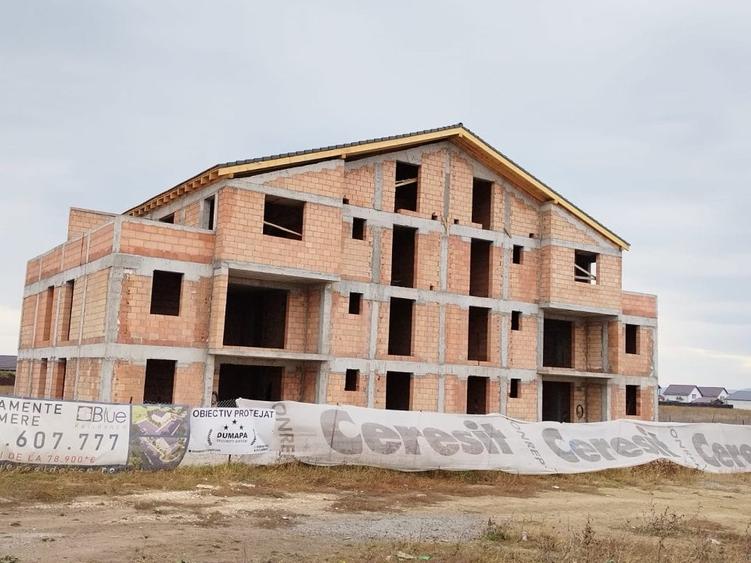 Apartament cu 3 camere decomandat în Sânpetru