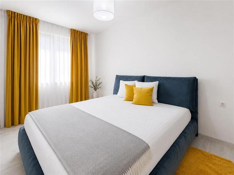 Apartament cu 2 camere decomandat în Tractorul