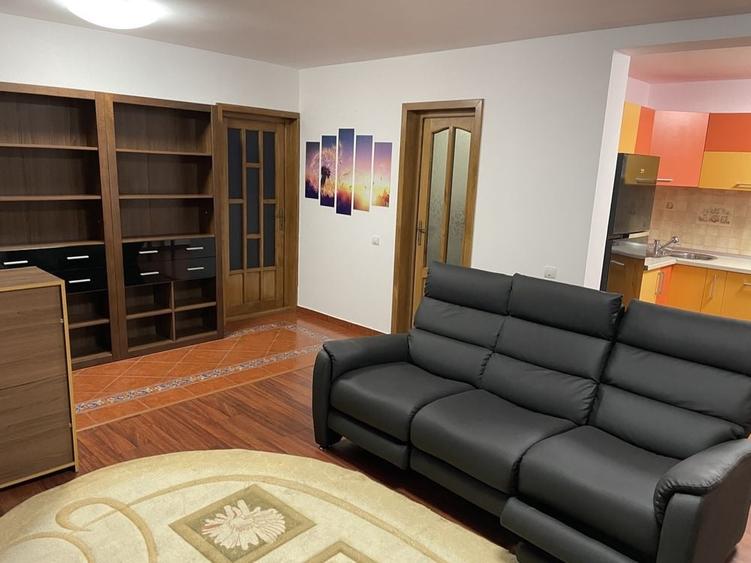Apartament cu 3 camere decomandat în Dosu Bricii