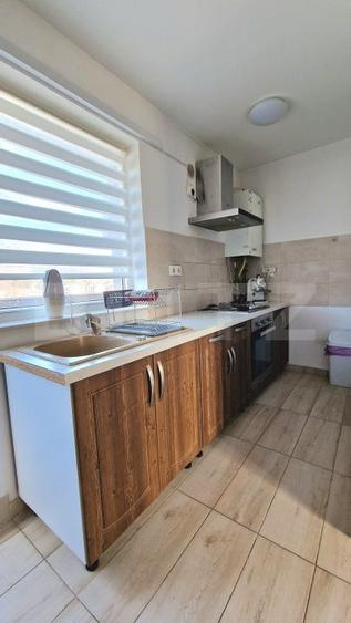 Apartament cu 2 camere semidecomandat, mobilat în Florești