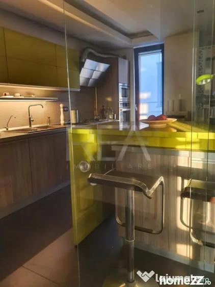 Apartament cu 5 camere decomandat în Matei Voievod