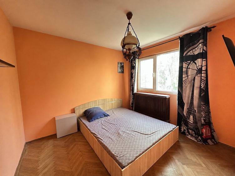 Apartament cu 3 camere semidecomandat în Drumul Taberei