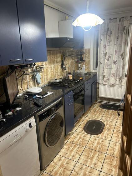 Apartament cu 4 camere decomandat în Central