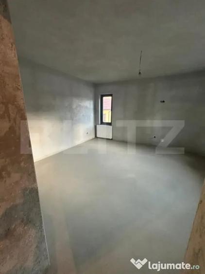 Casă cu 7 camere cu Teren 600 Mp în Micro 6