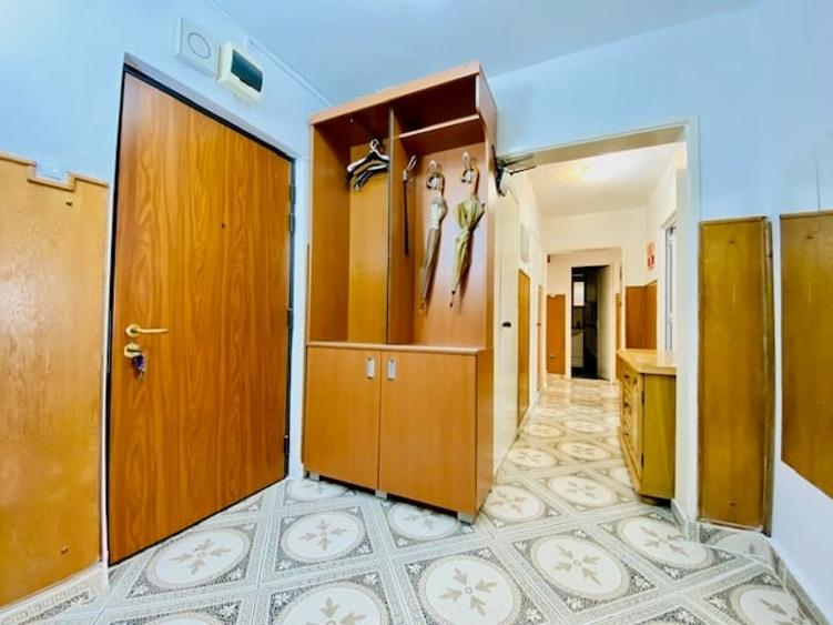 Apartament cu 3 camere decomandat, mobilat în Dristor