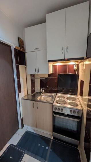 Garsonieră în Baza 3