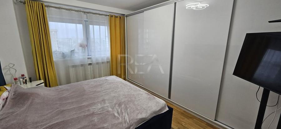 Apartament cu 3 camere decomandat, mobilat în Decebal