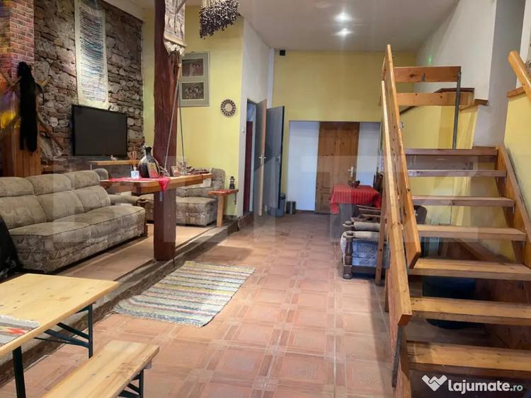 Casă cu 7 camere cu Teren 800 Mp în Zărnești