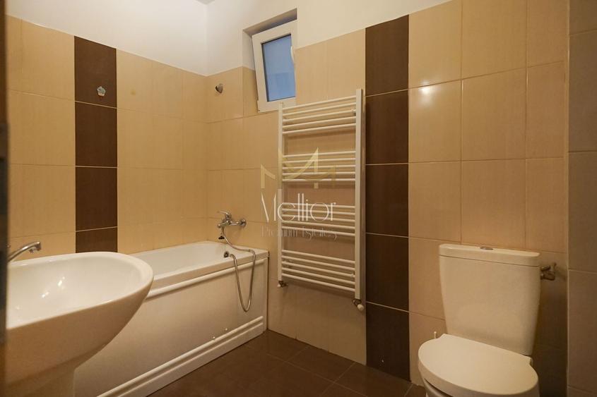 Apartament cu 2 camere semidecomandat, mobilat în Central