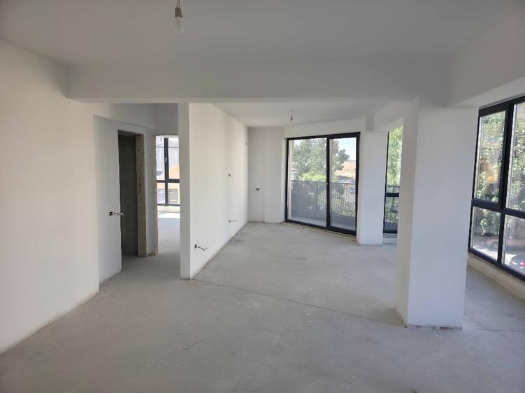 Apartament cu 2 camere decomandat în Tomis Plus