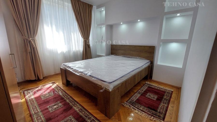 Apartament cu 3 camere decomandat în Est
