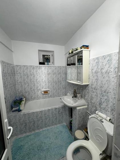 Apartament cu 2 camere decomandat, mobilat în Central