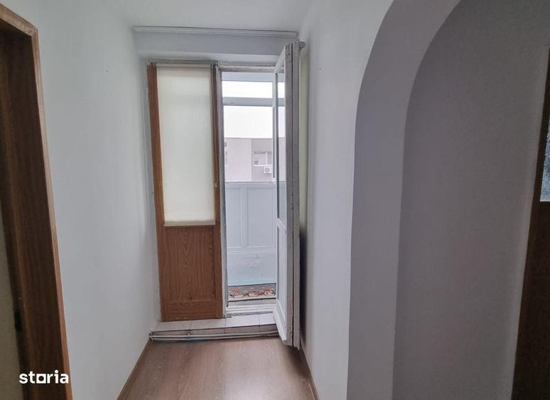 Apartament cu 2 camere decomandat în Nicolina
