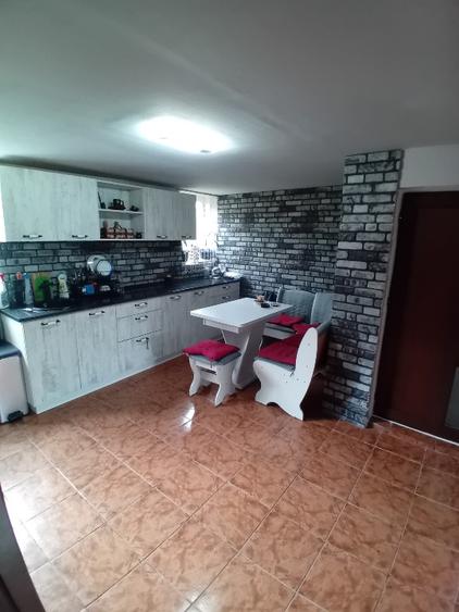 Casă individuală cu 5 camere cu Teren 756 Mp în Central