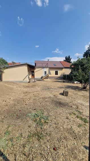 Casă cu 3 camere în Central