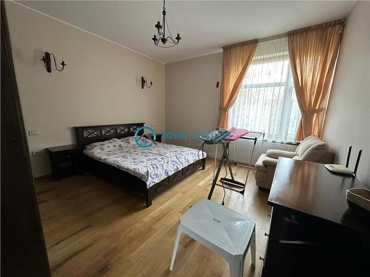 Casă individuală cu 6 camere cu Canalizare în Albert