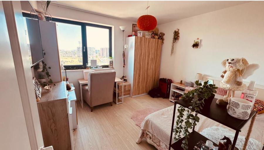 Apartament cu 3 camere decomandat, mobilat în Central