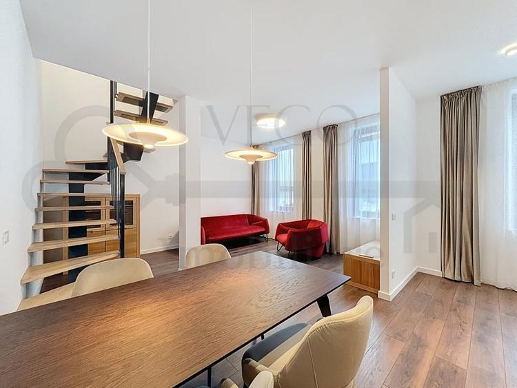 Apartament cu 3 camere semidecomandat, mobilat în Semicentral